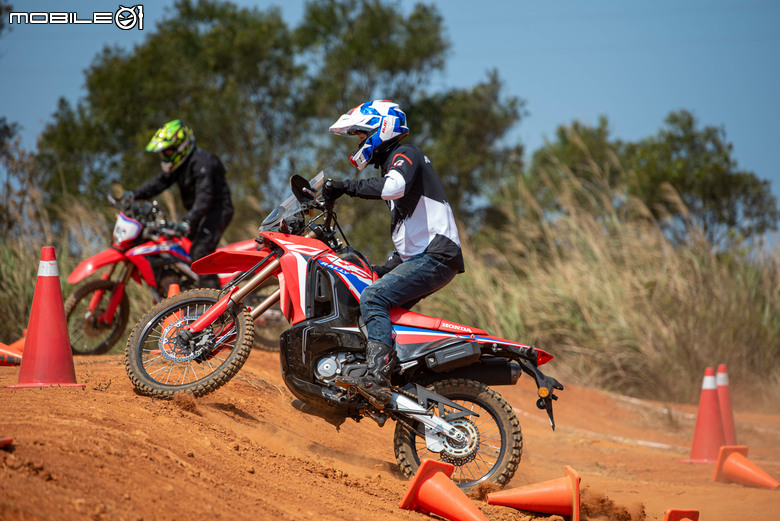 Honda Motorcycle 百位車主齊聚，硬漢英雄會看你有多硬，我在塔克越野場摔車翻了兩圈半！