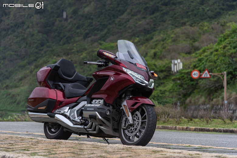 HONDA Goldwing 1800 DCT ABS試駕｜六缸奏鳴，是神性的演繹