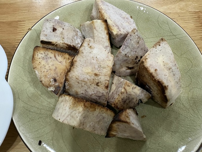 週末才有的餐桌:乾煎雞腿+蛤蠣火鍋,雙薪家庭的假日料理