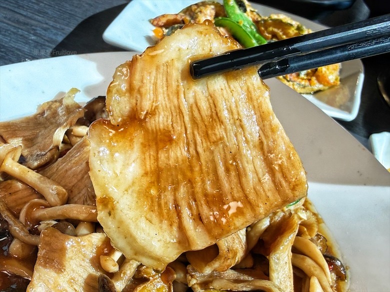 新社半日遊，米其林和必比登推薦火鍋，還有多樣功夫菜，親子採菇趣、寵物友善