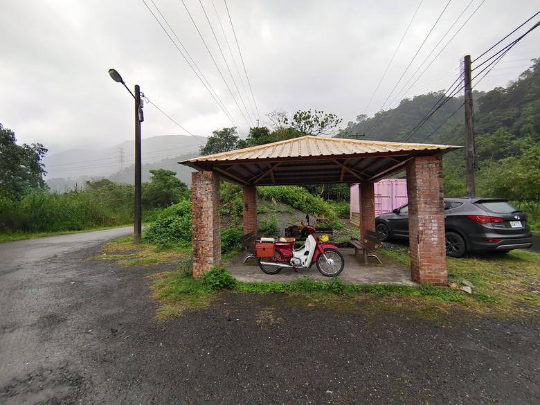 背著書包去越野--白米甕林道台泥大白山礦路