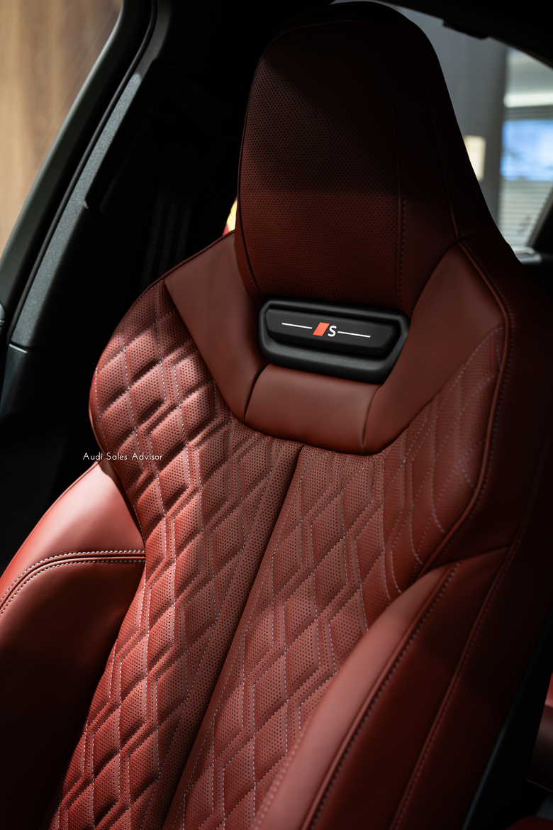 沉穩的神迷黑,蘊藏最溫暖的紅|Audi S5 Sedan|交車分享