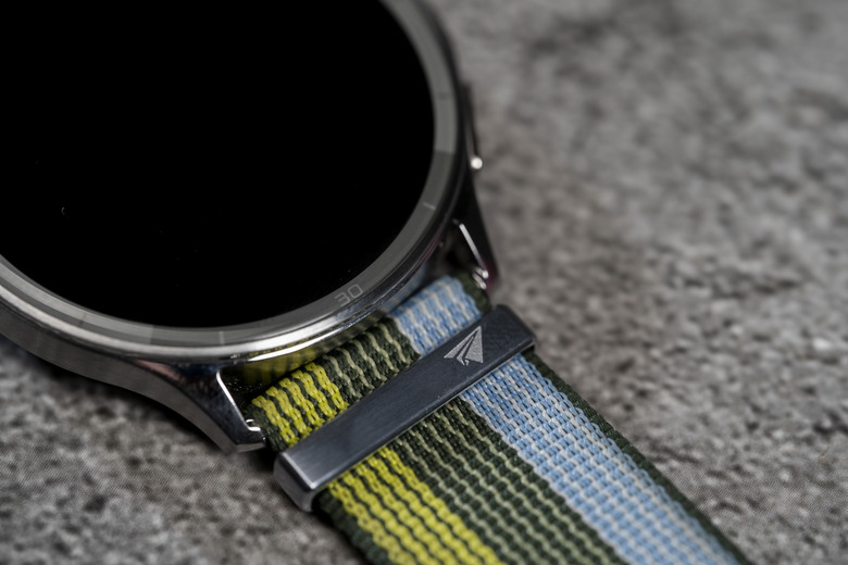 點我看大圖 OPPO Watch S 開箱 |超薄 |輕智能 |60秒全方位快速健檢 -有許多地方需要打磨