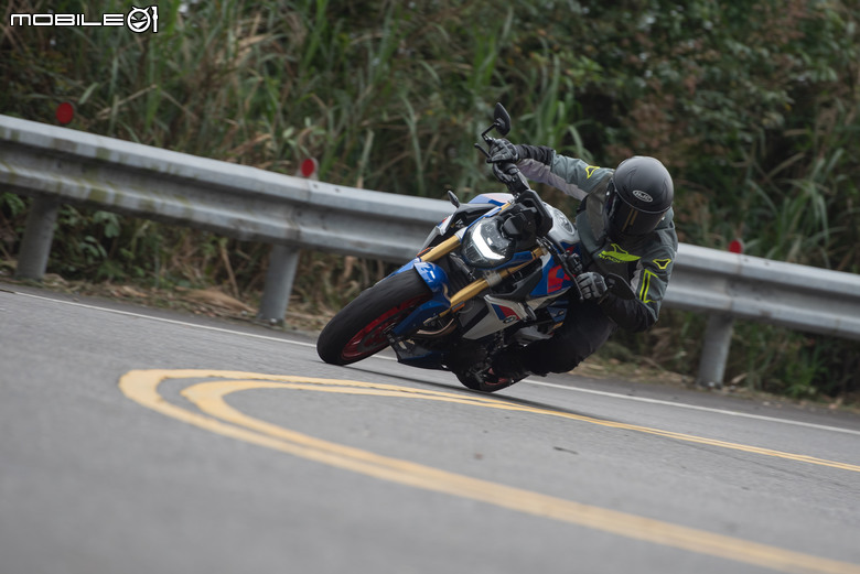 點我看大圖 BMW F 900 R試駕報告|巨劍無鋒、大巧不工!