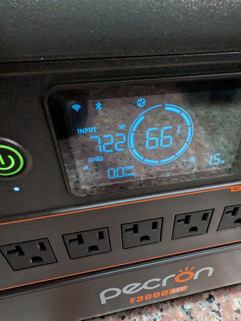 Pecron F3000LFP戶外電源當UPS用(簡易開箱)