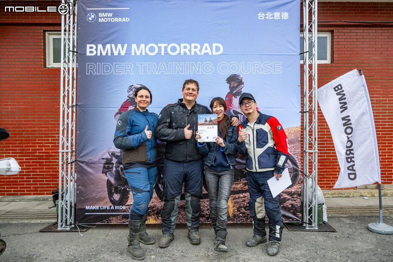 點我看大圖 BMW Motorrad 越野駕駛訓練課程全記錄,國際教官手把手帶你解任務!