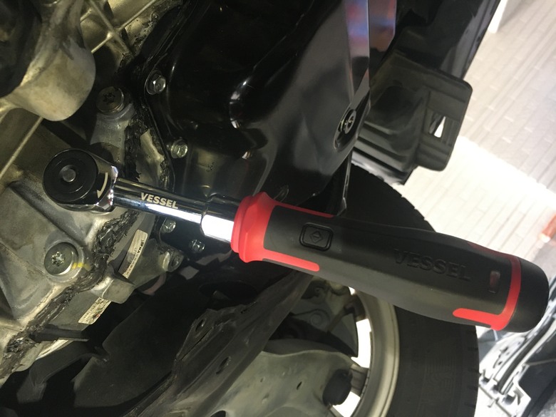 2016 10萬km Mazda 3 變速箱漏油處理2