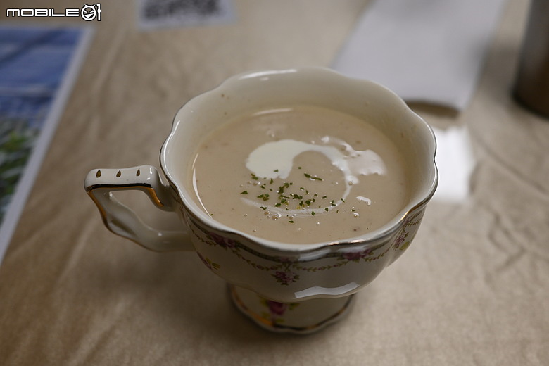 點我看大圖 台北-東區|香草食舫(香之莊園)家庭聚餐分享 + 新雅美理髮廳