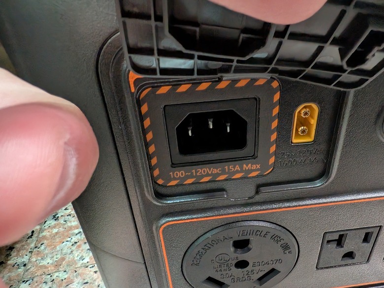 Pecron F3000LFP戶外電源當UPS用(簡易開箱)
