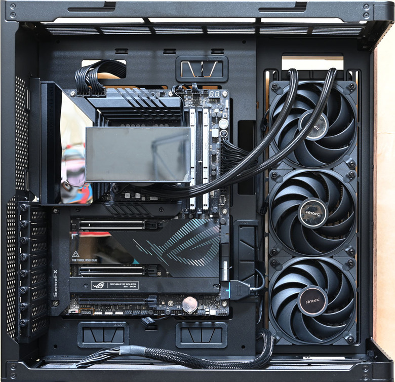 點我看大圖 Antec CONSTELLATION C8 CURVE WOOD機殼開箱