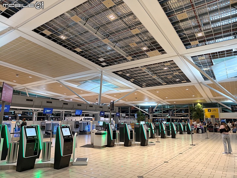 中華航空 CI057 桃園&rArr;墨爾本、CI054 布里斯本&rArr;桃園、澳洲國內線 維珍航空 VA827 墨爾本&rArr;雪梨、VA511 雪梨&rArr;黃金海岸，以及東澳四城之四座機場 — 2026東澳洲四大城巡遊之航空行程段