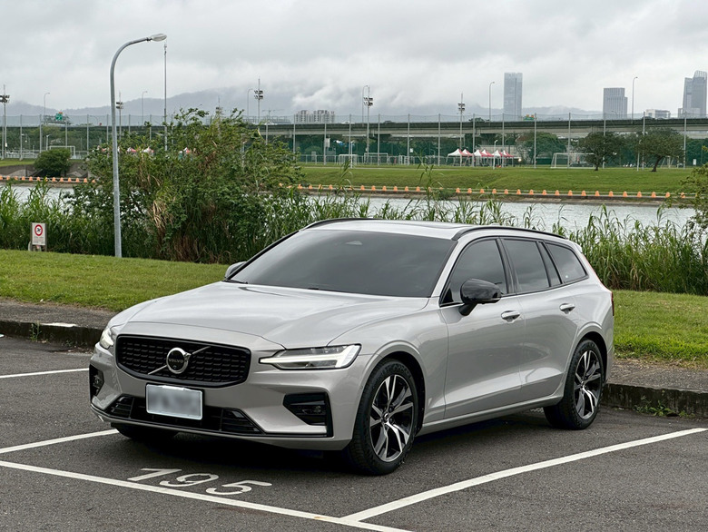 V60年後回廠保養、洗車&玻璃鍍膜完整心得分享
