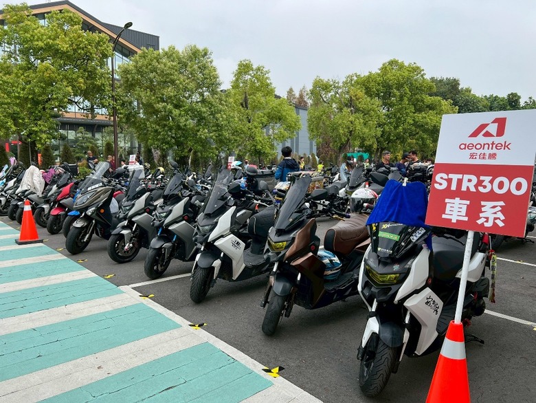 整齊壯觀的宏佳騰車海停車場