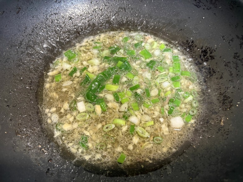 改良版香菇雞湯+雞油拌麵