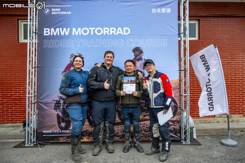 點我看大圖 BMW Motorrad 越野駕駛訓練課程全記錄,國際教官手把手帶你解任務!