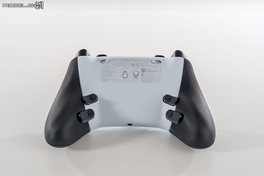 Razer Raiju V3 Pro for PS5 體驗報告｜原廠控制器的最佳升級方案？！