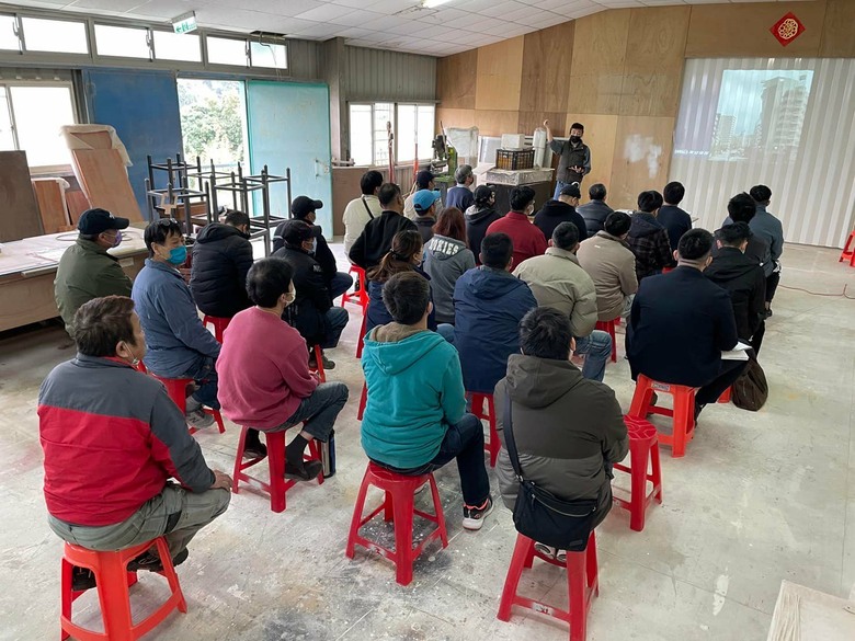 讓安全真正走進人心｜一位職安講師的二十多年職安旅程｜職安故事牆：自辦一般安全衛生教育訓練(6小時/職安卡/公司是法定訓練單位)職業安全衛生教育訓練規則第17條不能被消失