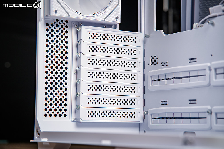 0死角的燈光體驗 INFINITE ROUND R8 & ID-COOLING FX360 LCD簡易開箱