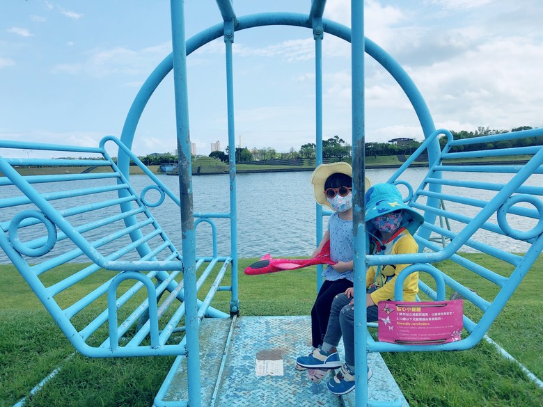 【時光機4年前的親子遊記】宜蘭|慶和橋、悦川酒店、親水公園,陰雨綿綿還是要放電!