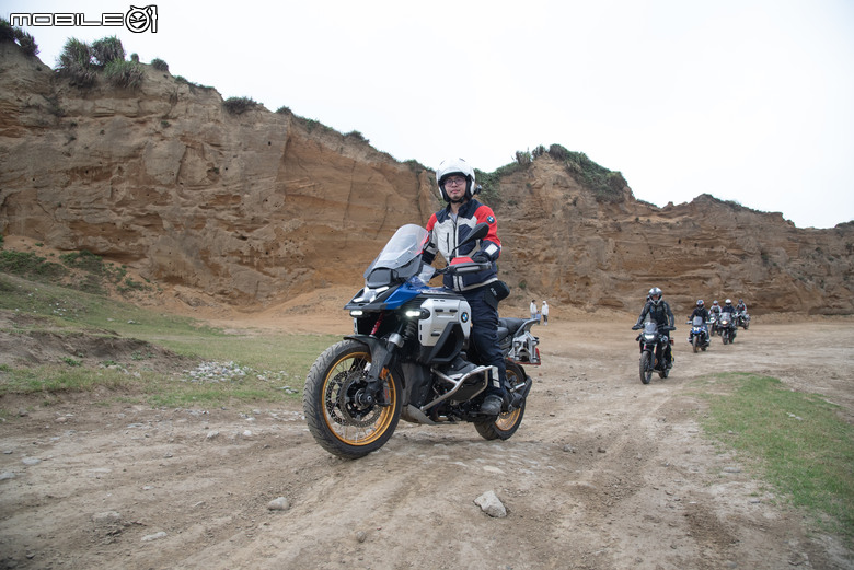 點我看大圖 BMW Motorrad 越野駕駛訓練課程全記錄,國際教官手把手帶你解任務!