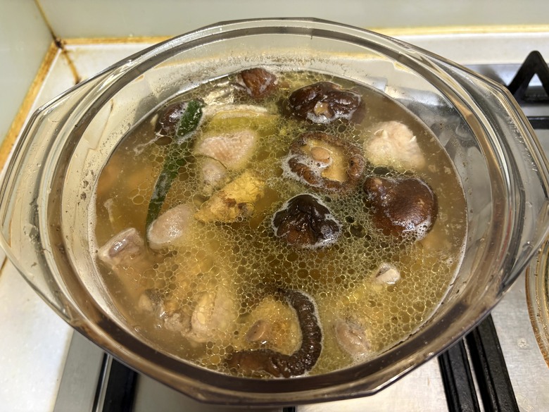 改良版香菇雞湯+雞油拌麵