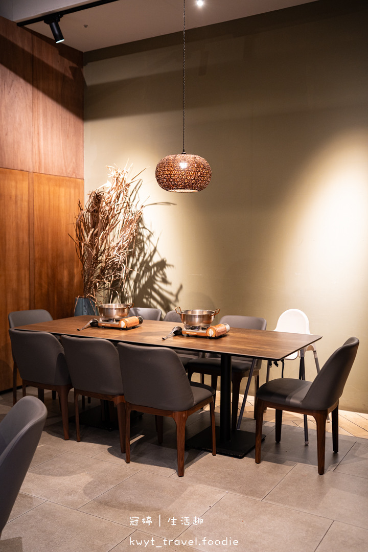 759元泰式料理無限吃！泰國主廚坐鎮，火山排骨、泰北爐烤牛排，板橋車站附近美食餐廳，最新價格