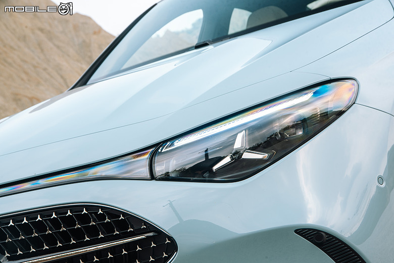 駕著 Mercedes-Benz 全新 CLA 180 來趟台南之旅｜拍攝景點分享，超乎預期的油電動力發揮！