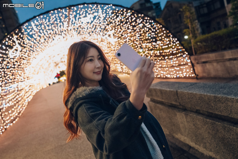 蘋果 iPhone 17e 開箱速試 這個『 e』是 Easy 還是 Economic？（新增風景／寵物人像實拍照）