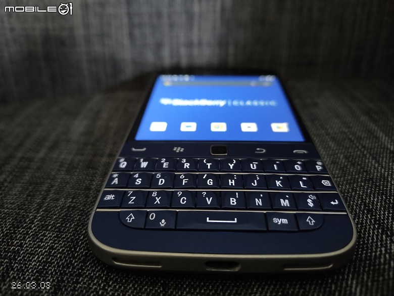 BlackBerry Classic 經典復刻 Zinwa Q25 四色全家照