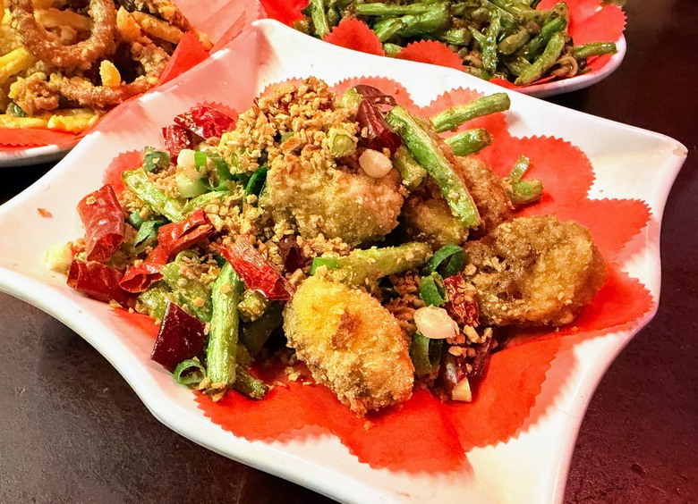 台北東區熱炒推薦｜完鍋子熱炒：150道菜+白飯吃到飽！高CP值聚餐＋包廂KTV一次滿足