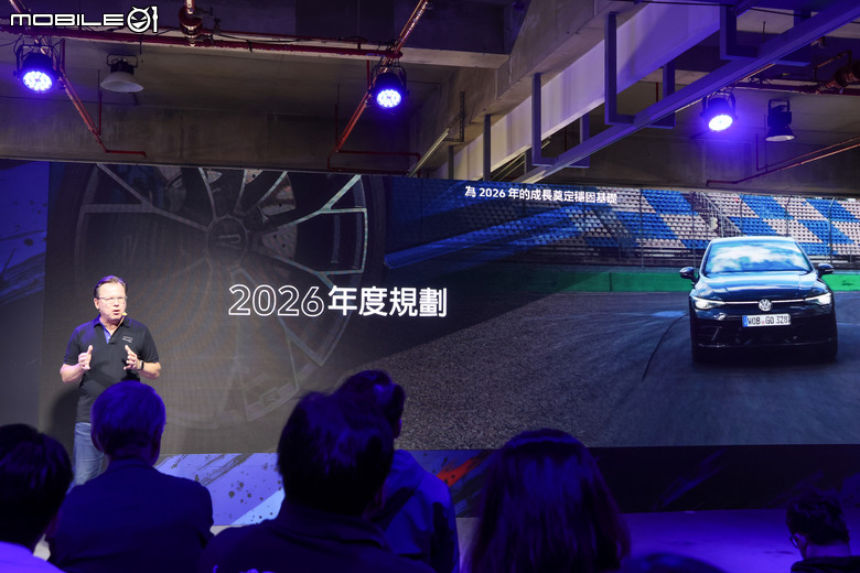 Volkswagen 性能奔馳嘉年華賽道體驗｜Golf R 夜幕疾行版正式亮相、感受經典鋼砲的駕馭樂趣！