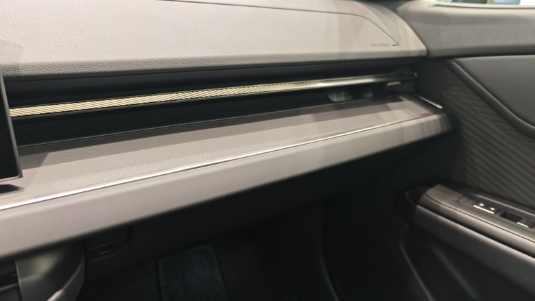 趕在第一天來欣賞All New Lexus ES300h的心得分享