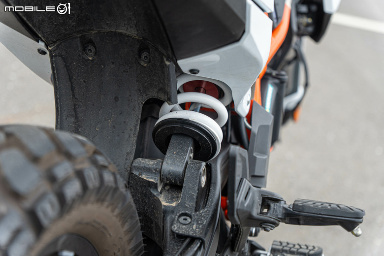 點我看大圖 KTM 390 Adventure R 試駕|橘火燎原,笑傲千山!