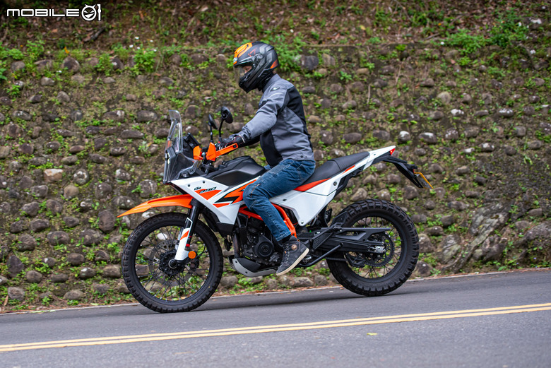 點我看大圖 KTM 390 Adventure R 試駕|橘火燎原,笑傲千山!