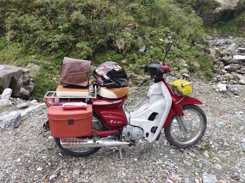 背著書包去越野－－武荖坑林道信大水泥大白山礦路