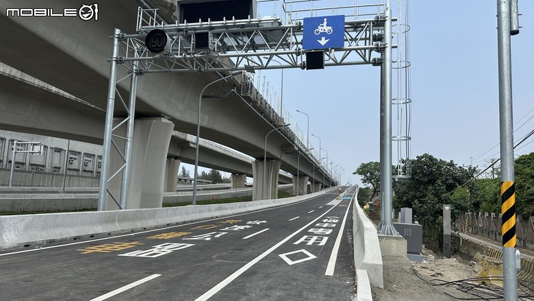 淡江大橋機車實地走訪，機車道窄成這樣到底給誰騎？