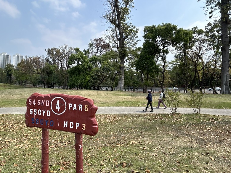 「 兩 鐵 列 車 」 騎 遊 高 雄 果 嶺 自 然 公 園