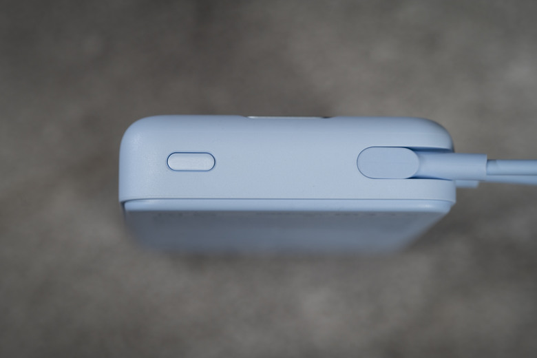 【開箱測試】Xiaomi 磁吸支架行動電源 10000 7.5W ｜磁吸、支架、自帶線一次到位