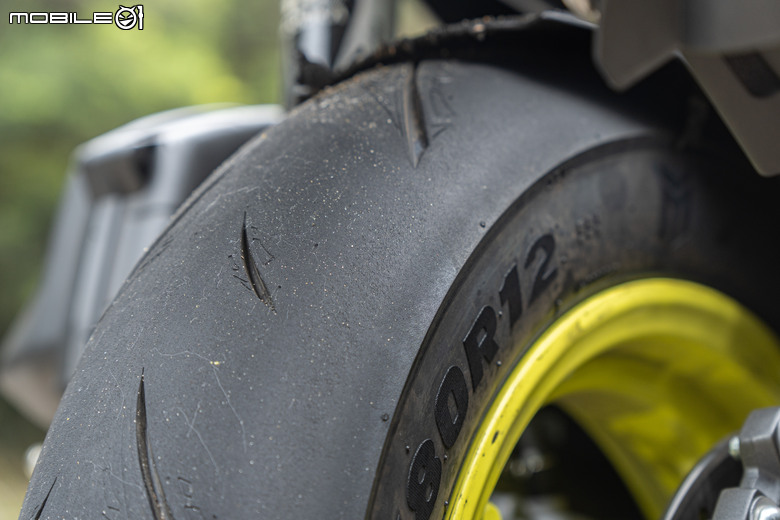 點我看大圖 全台首發!MAXXIS全新競技胎S98R道路測試|胎體、膠料全面進化,國產性能胎款新指標!