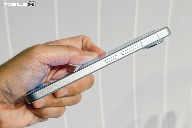 vivo X300 Ultra 國際版預購方案公布 / X300 FE 實機亮相|雙機首次支援「一卡通」服務!