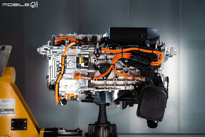 【海外新訊】BMW 新世代高壓儲氫罐亮相，2028 年將搭載於 iX5 Hydrogen 並擁有 750 公里續航力！