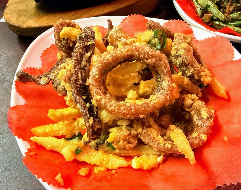 台北東區熱炒推薦｜完鍋子熱炒：150道菜+白飯吃到飽！高CP值聚餐＋包廂KTV一次滿足