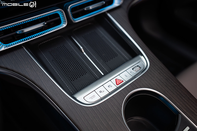 全新Mercedes-Benz純電C-Class葡萄牙直擊|近800公里續航,質感更勝以往!