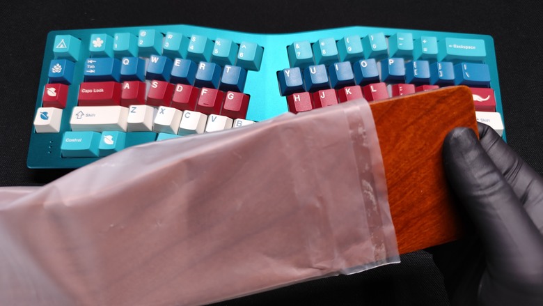 客製化鍵盤組裝套件 QwertyKeys Neo Ergo 開箱