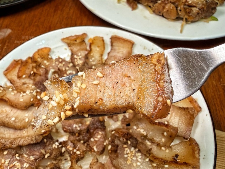 很chill的深夜食堂，無水咖喱、義大利麵、點心、豐富餐酒、寵物友善，聚餐小酌首選