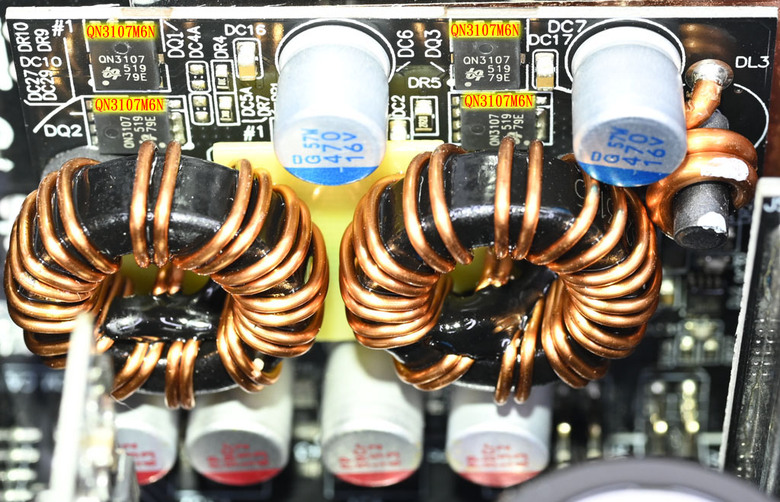 點我看大圖 MSI MPG Ai1600TS PCIE5 1600W鈦金全模組電源開箱