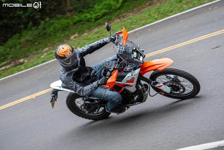 點我看大圖 KTM 390 Adventure R 試駕|橘火燎原,笑傲千山!