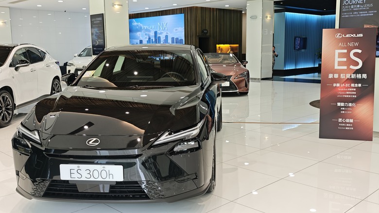 趕在第一天來欣賞All New Lexus ES300h的心得分享
