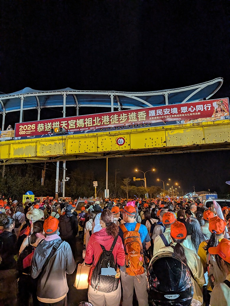 點我看大圖 2026 進香大白 白沙媽進香 地表最強的散步之旅 熱血熬夜12小時