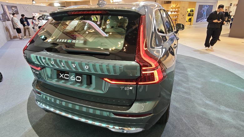 趕在第一天, 來南港Lalaport看好久不見的All New XC60~~